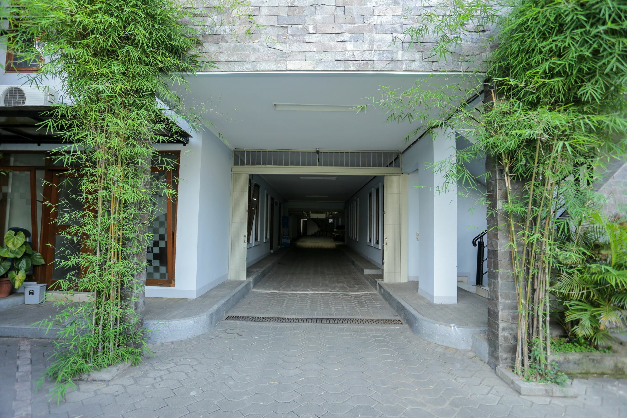 Hotel Reddoorz Near Sukajadi Bandung Exterior foto